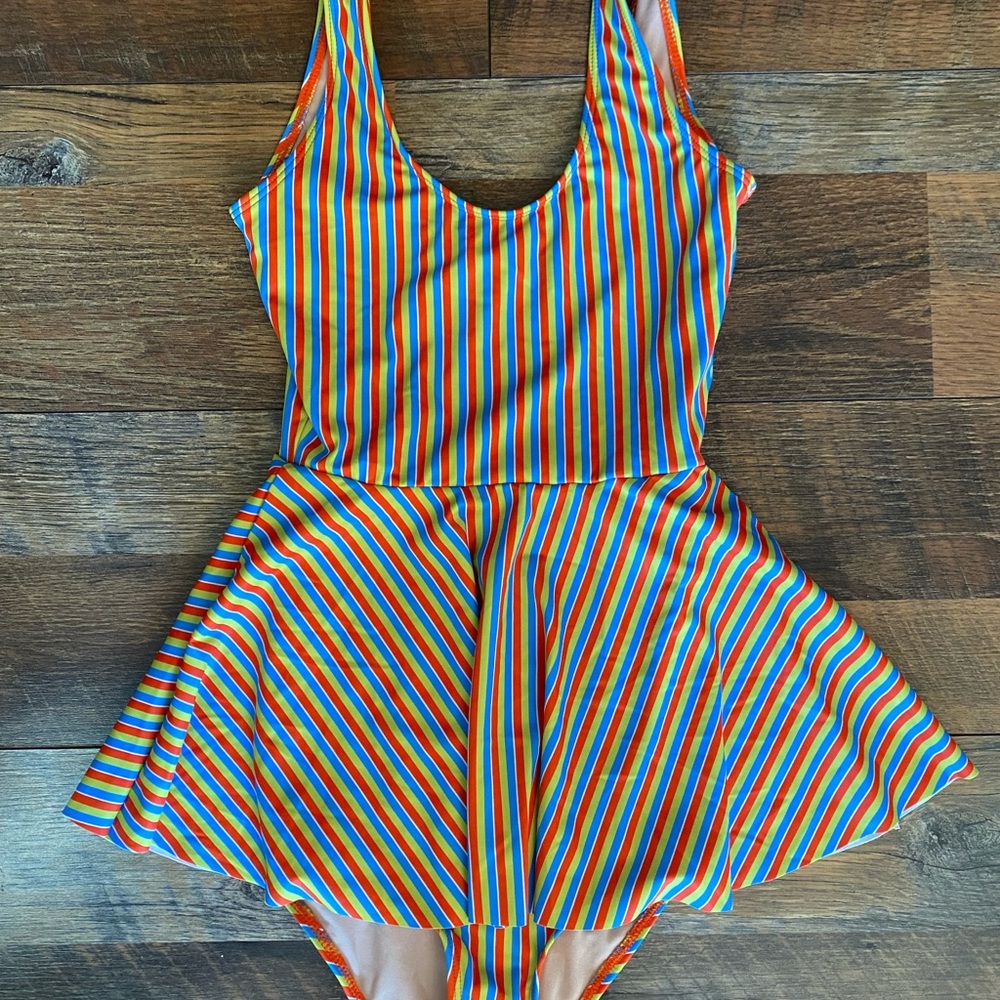 Kortni Jeane skirted one piece size 8/9